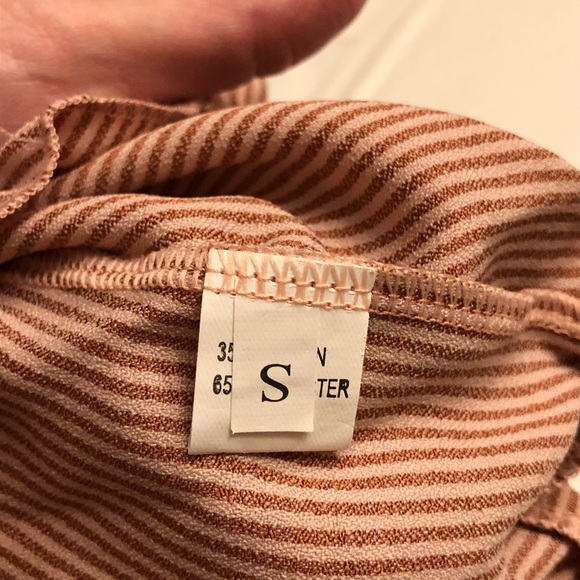 Stripped salmon top with flowing sleeves. - Picture 5 of 7